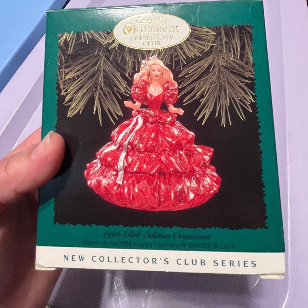 Hallmark 1996‎ Keepsake Ornament 1988 Happy Holidays Barbie Club Edition QXC4181